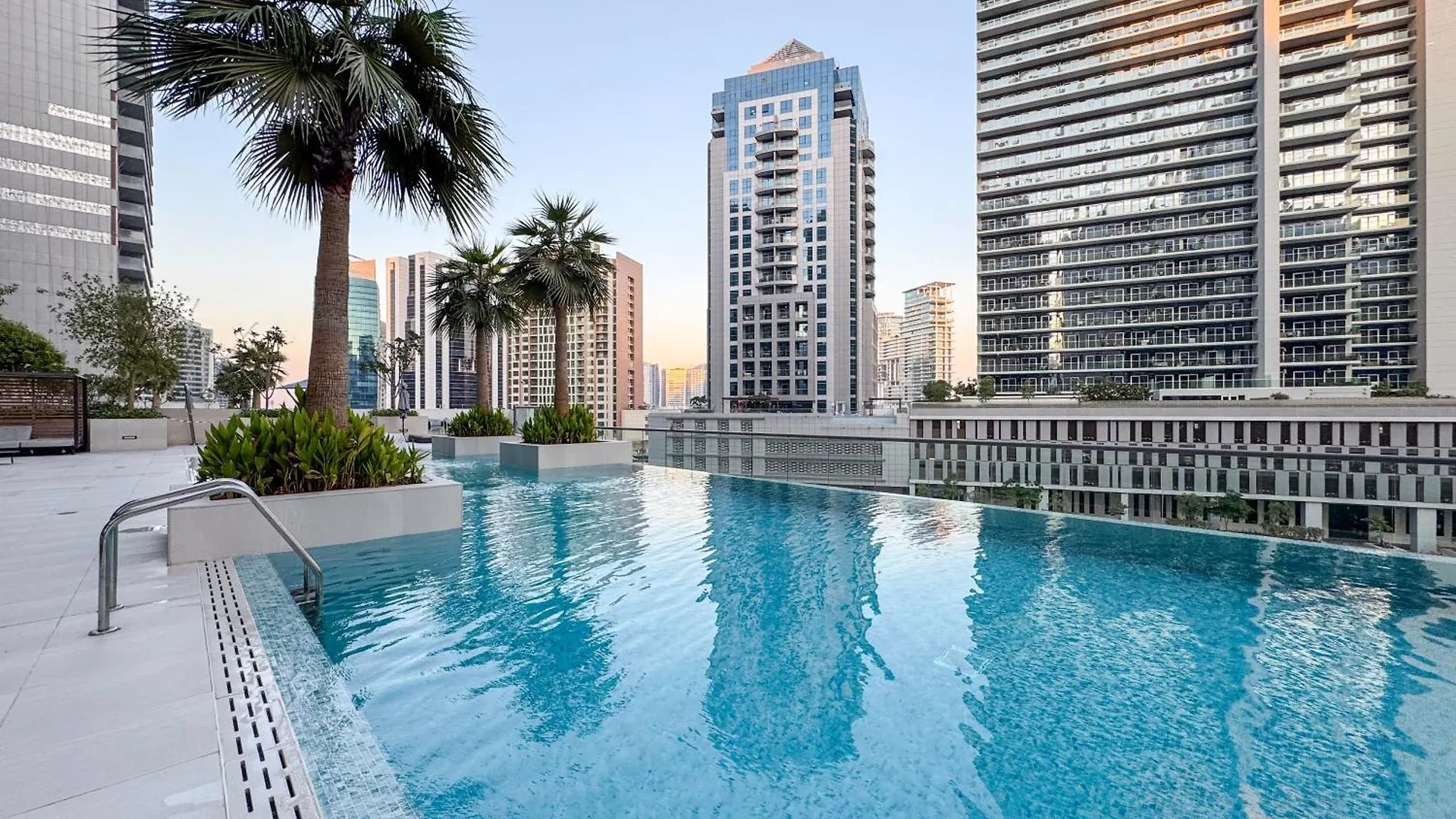 Apartment Stylish Studio Walk To Dubai Mall & Burj Khalifa