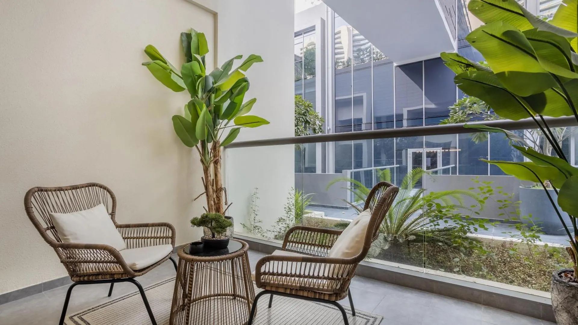 Stylish Studio Walk To Dubai Mall & Burj Khalifa Apartment